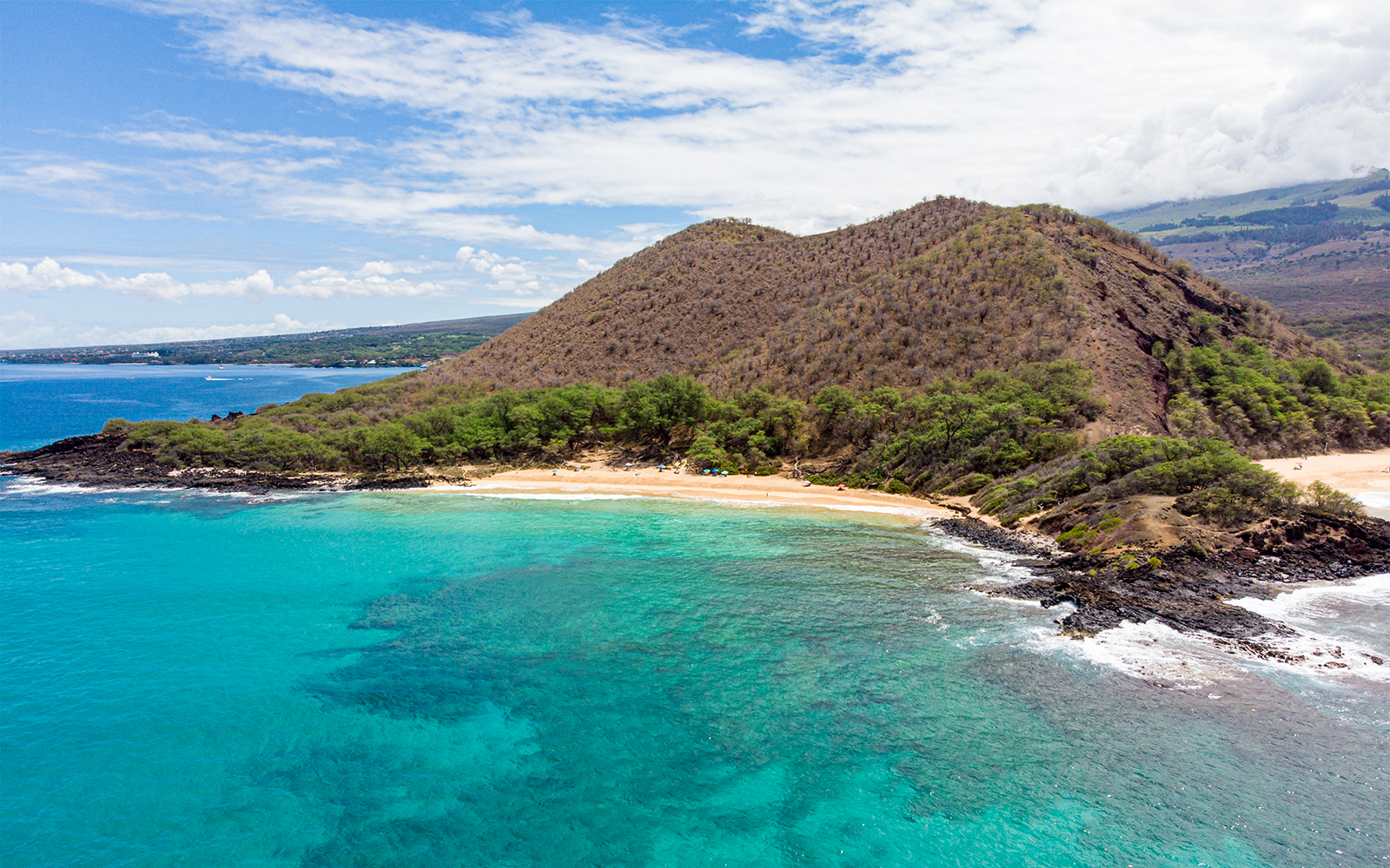 Makena Beach coastline with turquoise waters, Maui, Hawaii.
