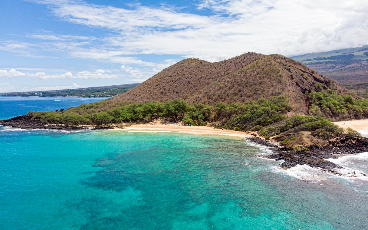 Makena Beach coastline with turquoise waters, Maui, Hawaii.