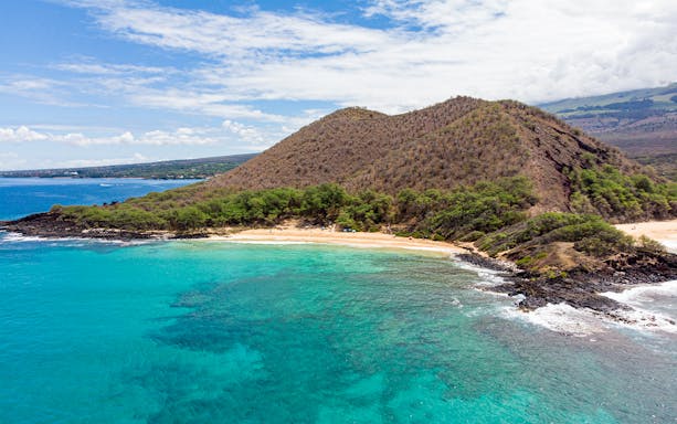 Makena Beach coastline with turquoise waters, Maui, Hawaii.