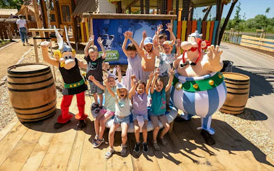 Children meet characters at BELANTIS Adventure Park.