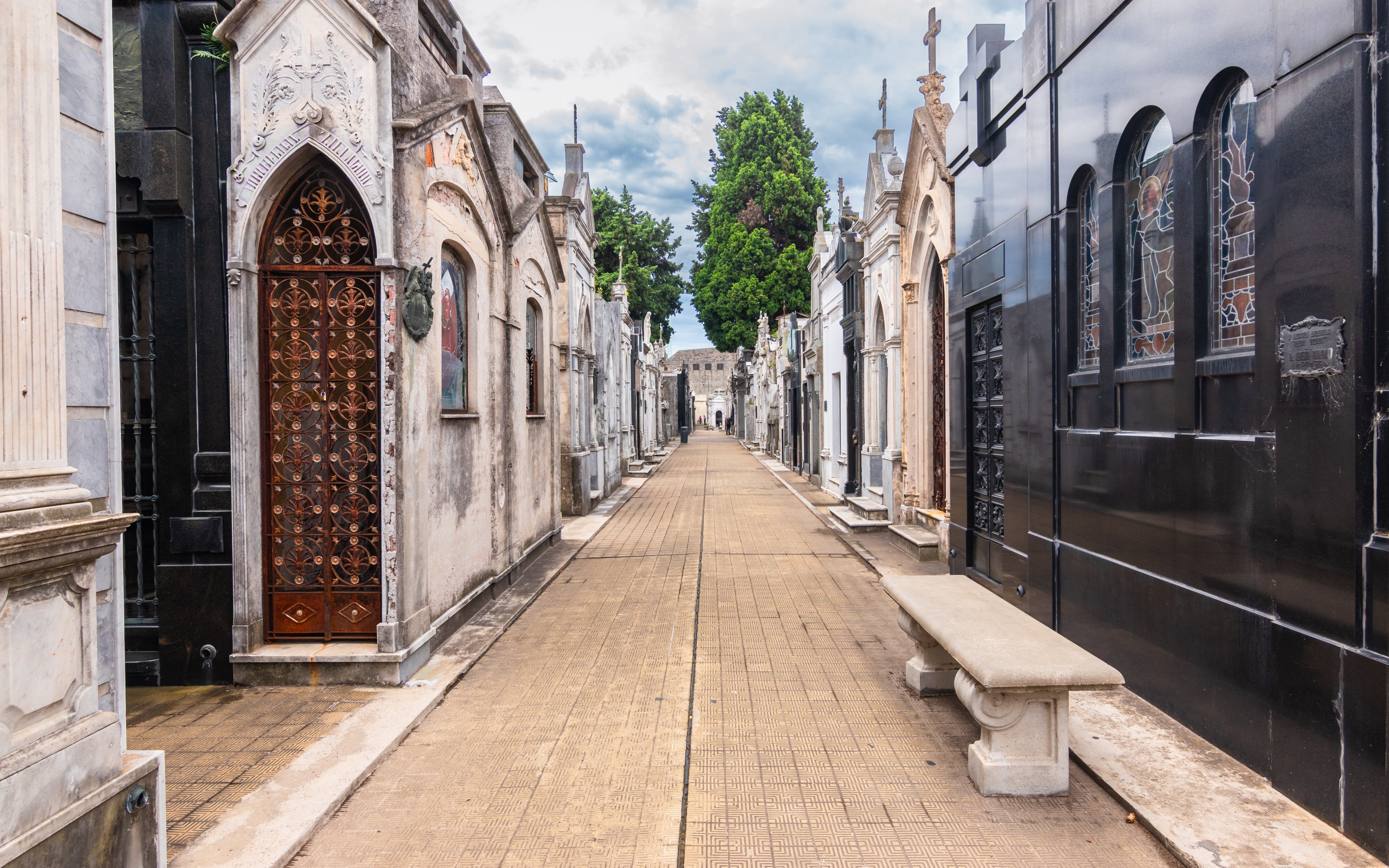 tour por el cementerio de la recoleta-6