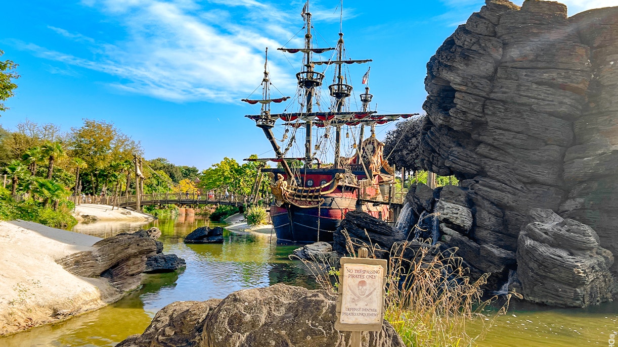 Pirates of the Caribbean ride boat scene at Disneyland Paris Park.