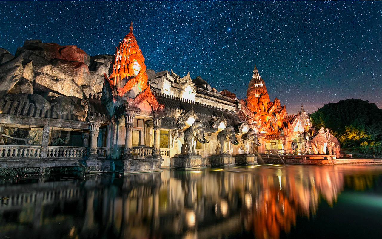 Phuket Fantasea-Tickets mit gemeinschaftlichem Hin- und Rücktransfer und optionalem Abendessen