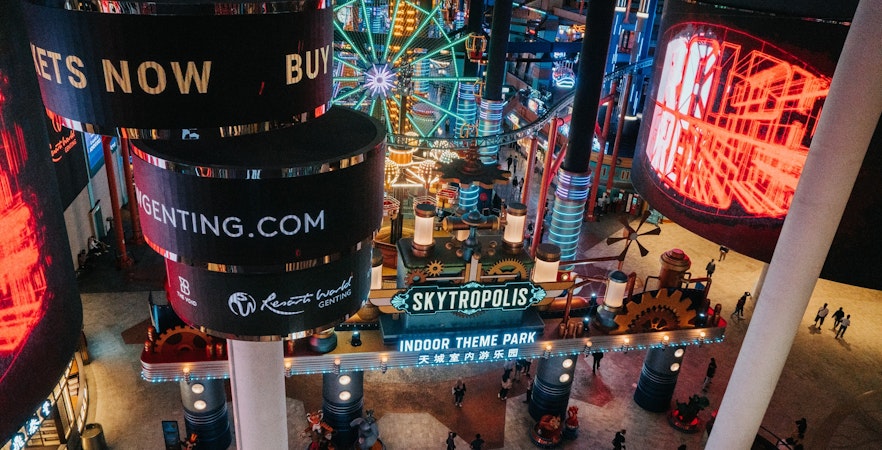 Kryty park tematyczny Genting Skytropolis