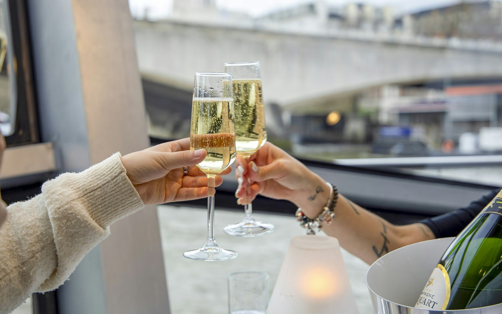 River Thames dinner cruise with champagne in London.