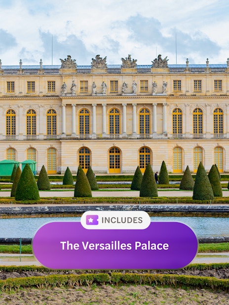 Versailles Palace facade with gardens, included in Paris Museum pass.