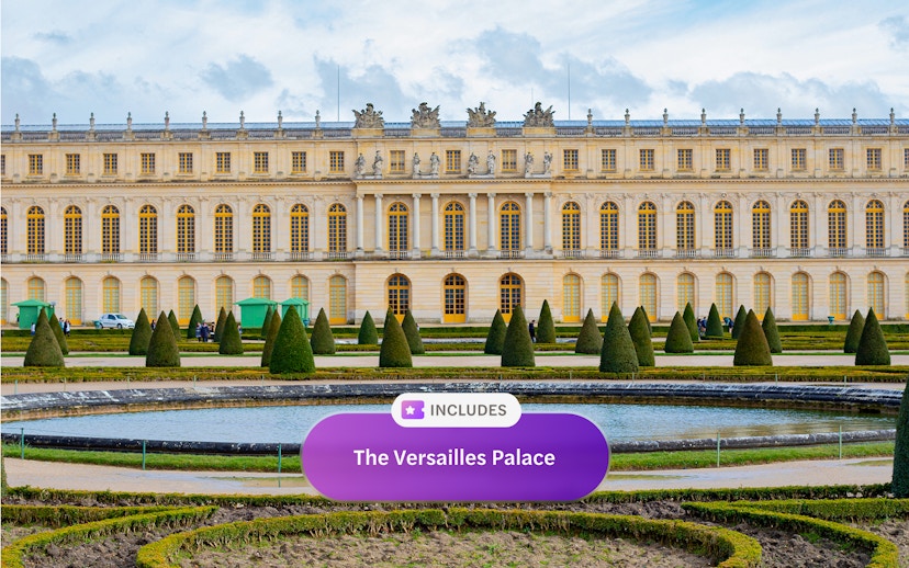 Versailles Palace facade with gardens, included in Paris Museum pass.