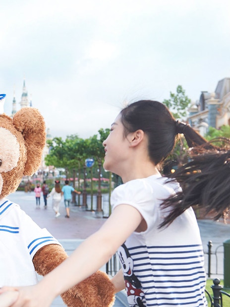 Duffy bear character greeting visitors at Shanghai Disneyland.