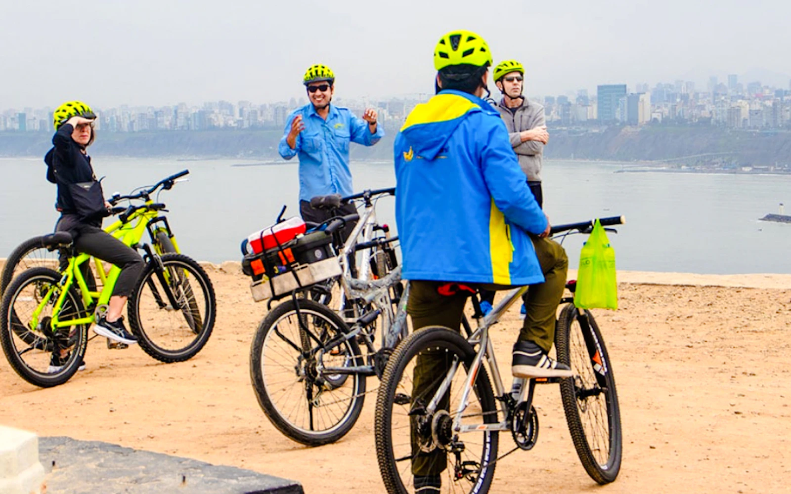 Lima Downhill Bike Tour From Morro Solar to Miraflores Image 5