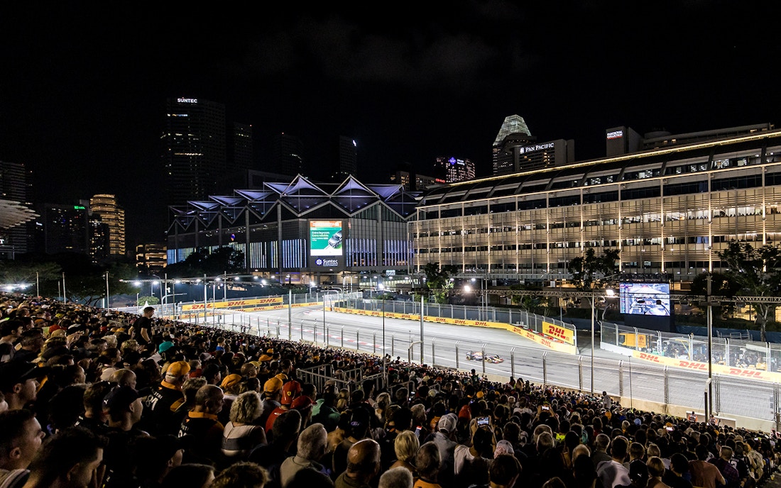 Spectators watching the race from The Stamford Grandstand, F1 Singapore