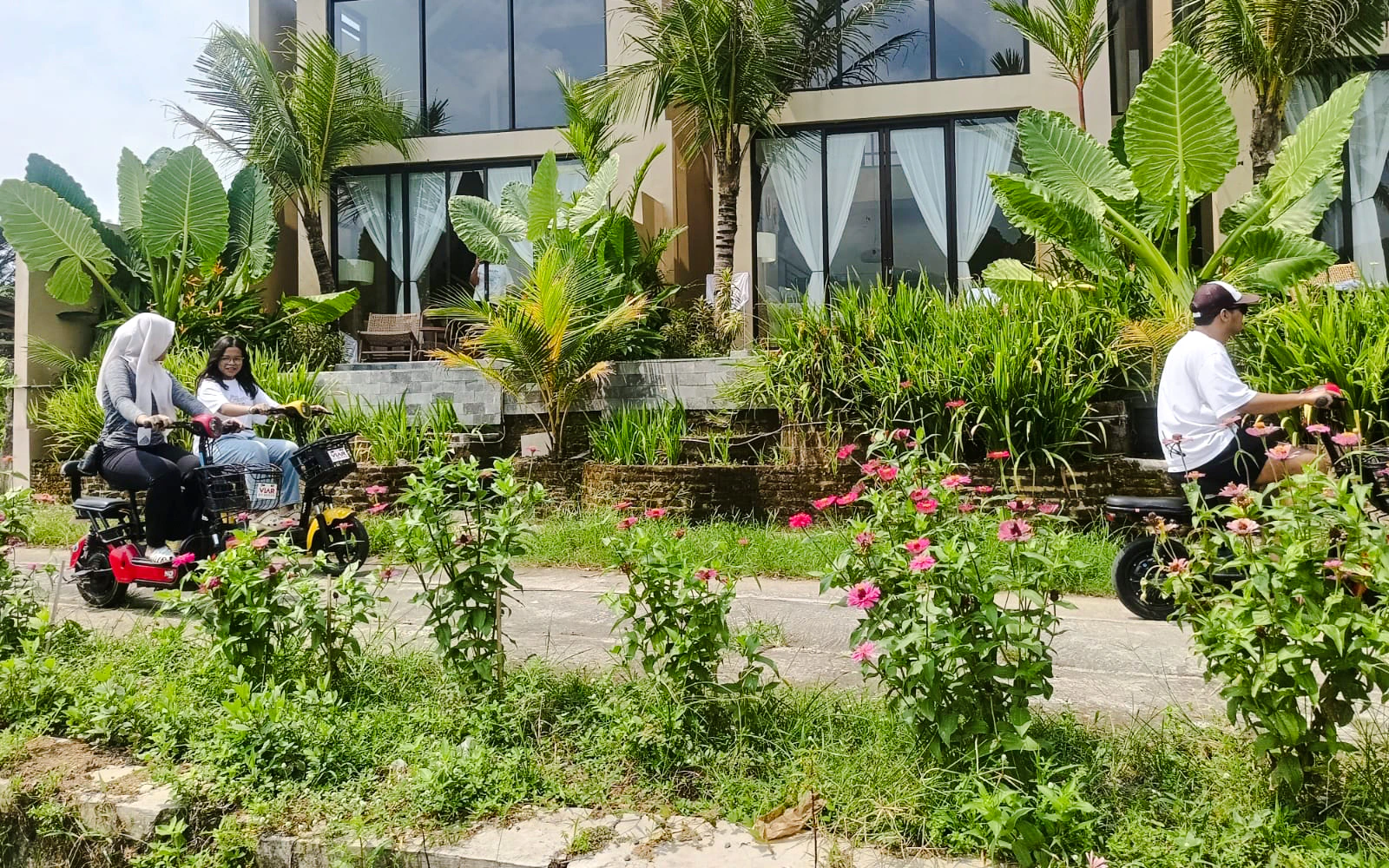 Java and Bali Private Tour with Accommodation and English-Speaking Guide
