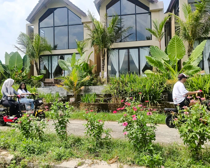 Java and Bali Private Tour with Accommodation and English-Speaking Guide