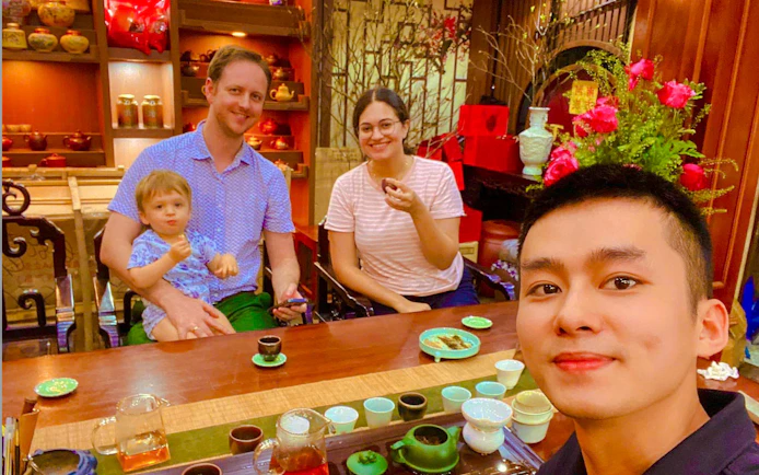 Hanoi: Vietnamese Tea Tasting & Brewing Class with Train Street Viewing