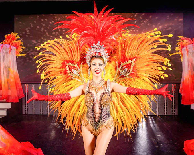 Tickets to Simon Cabaret Show with Transfers