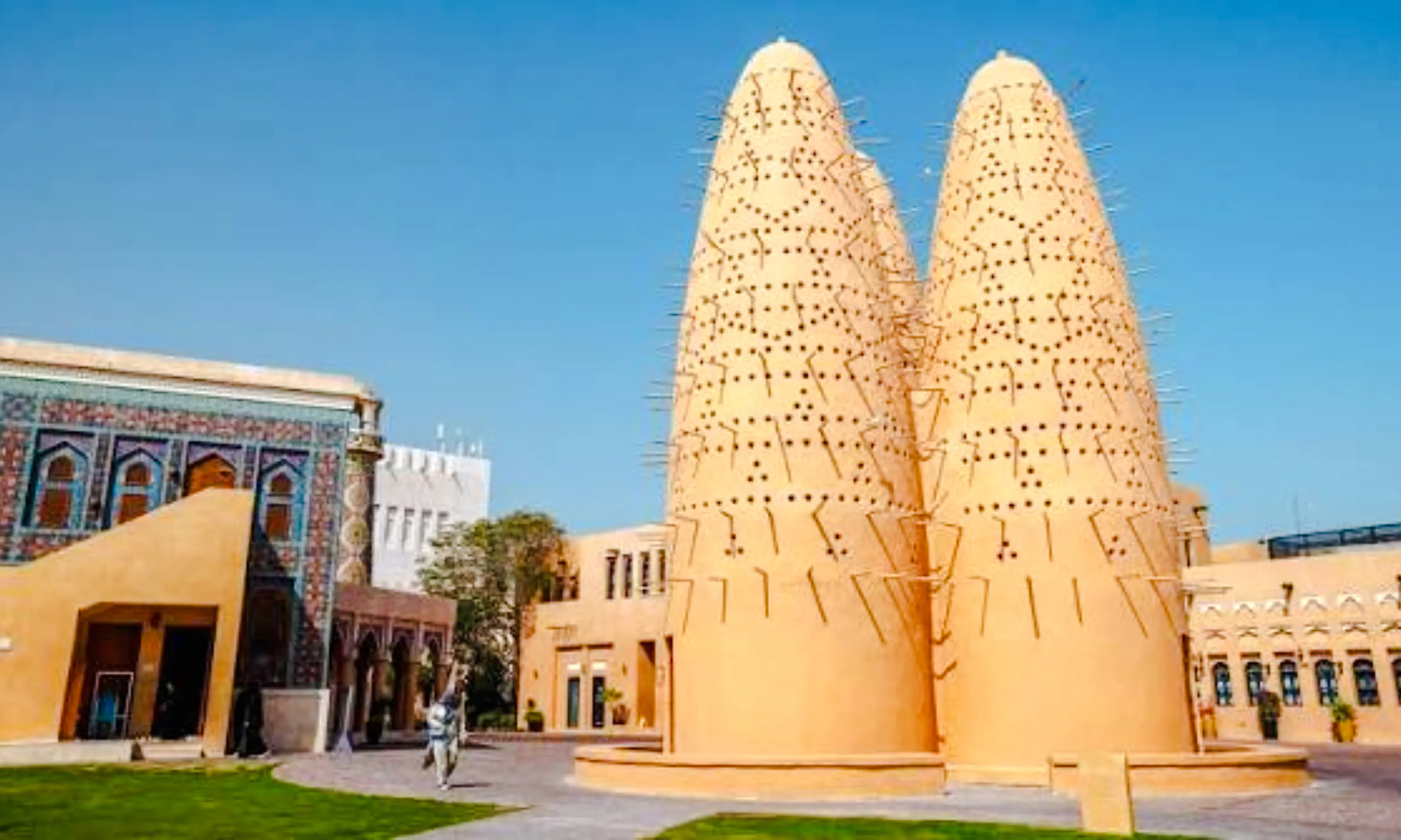 wycieczka po głównych punktach prywatnej części doha: souq waqif, katara, the pearl i lusail-1