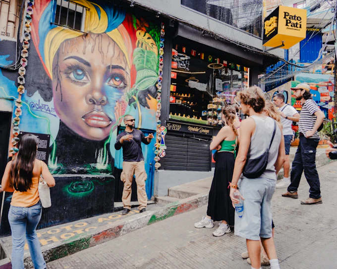 Medellin Comuna 13 Street Art Walking Tour with Street Food Tastings (Product 54348)