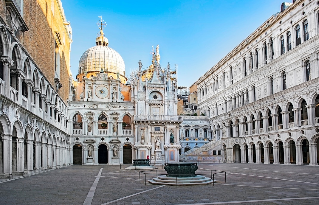 doge palace highlights - the courtyard