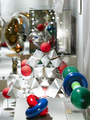 Geometric models and molecular structures on display at the Nobel Prize Museum.