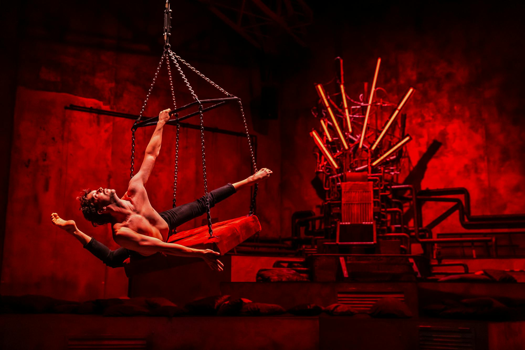 budapest: recirquel walk my world immersive show tickets-1