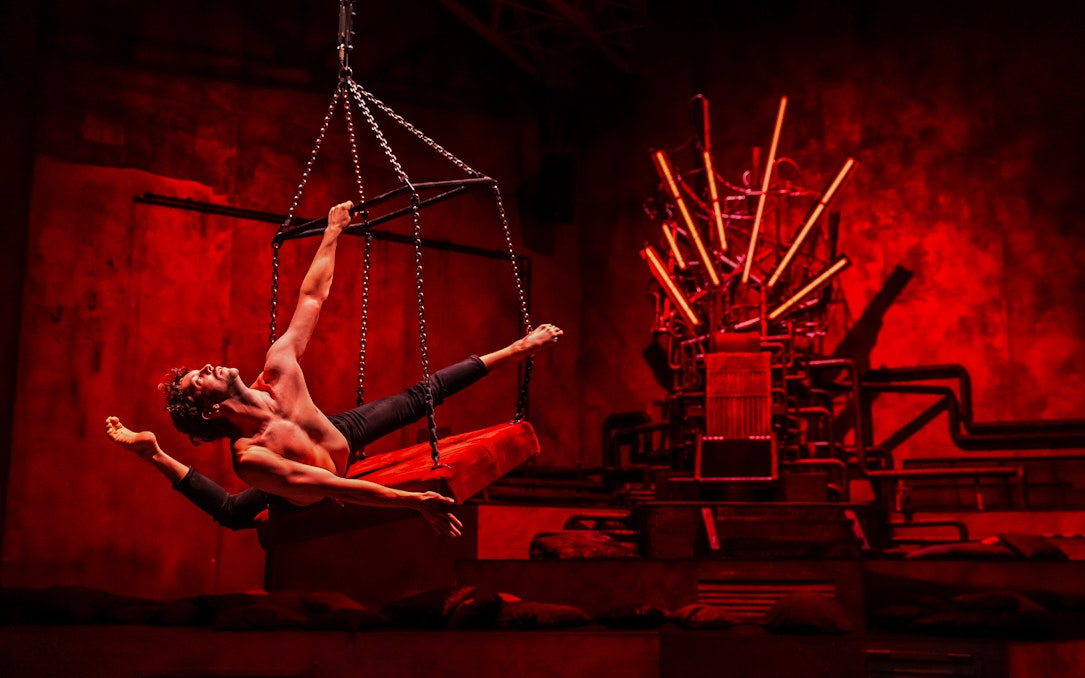 budapest: recirquel walk my world immersive show tickets-1