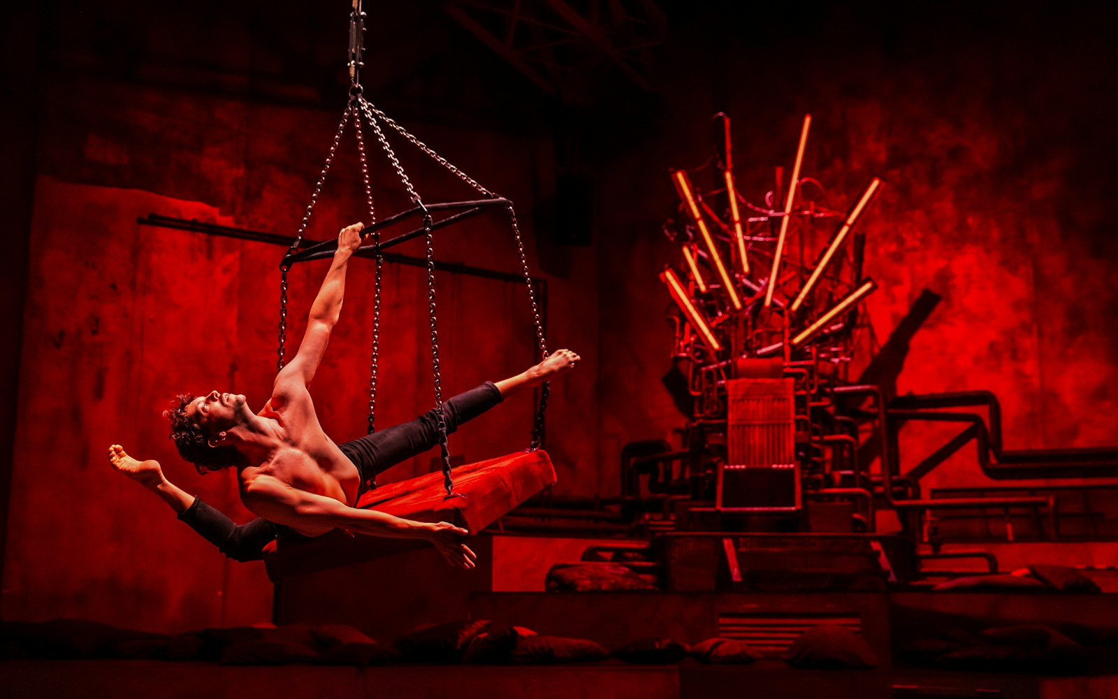 Budapest: Recirquel Walk My World Immersive Show Tickets