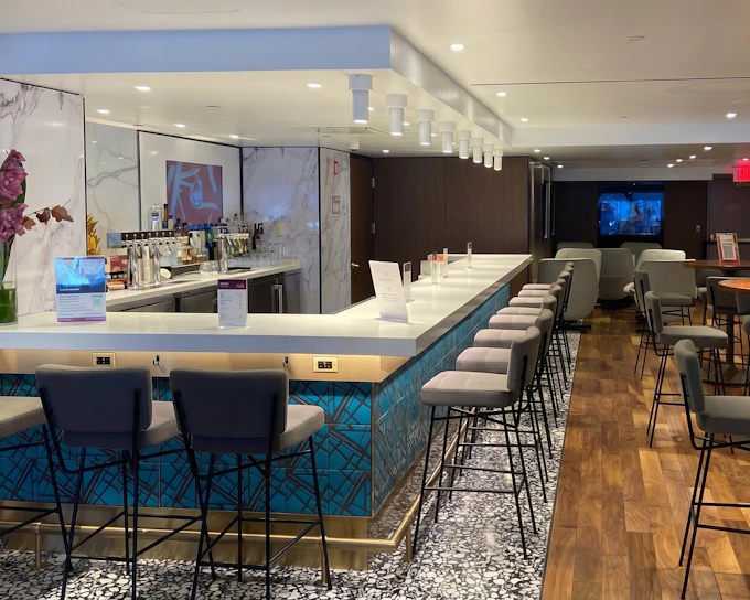 New York JFK Airport: Primeclass Lounge at Terminal 1