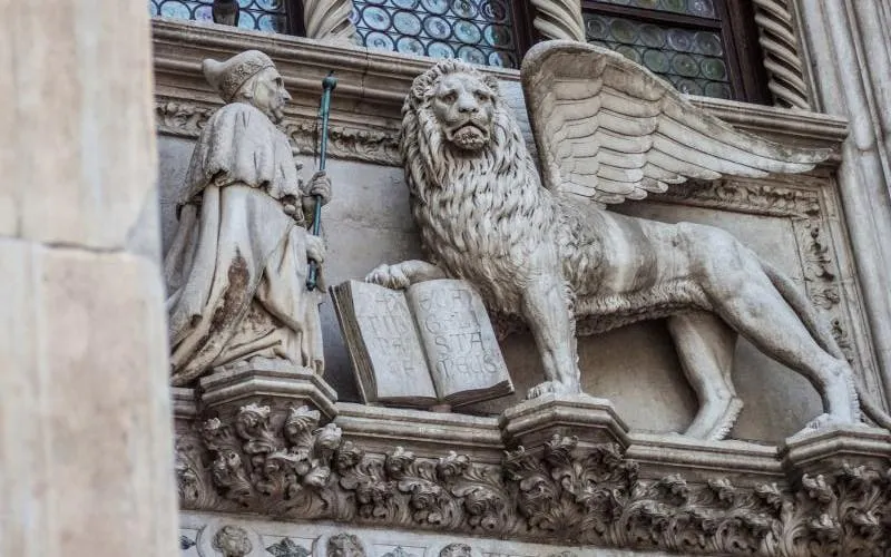 Doge's Palace and St. Mark's Basilica Skip-the-Line Guided Tour with Terrace and Museum Access Image 7