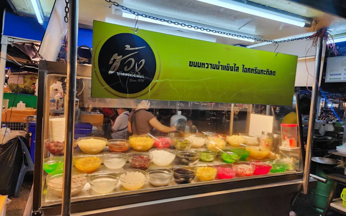 Chiang Mai Small-Group Night Market Street Food Walking Tour with Tastings