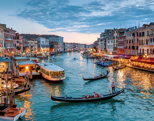 Il Canal Grande di Venezia al tramonto - giro gondola venezia
