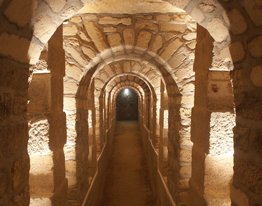 paris catacombs