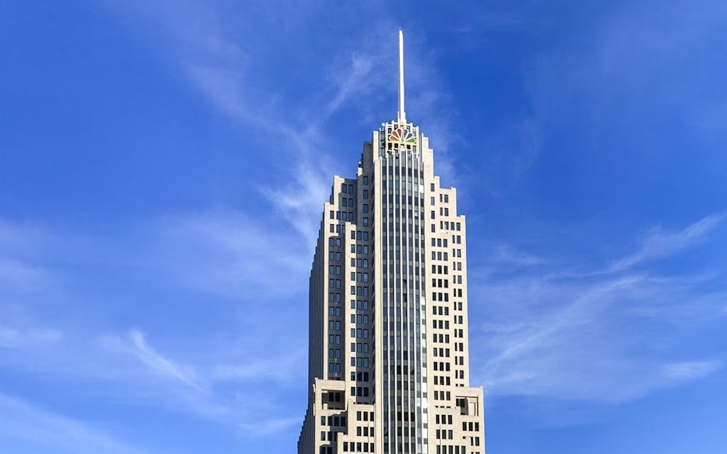 NBC Tower in Chicago against a clear blue sky.