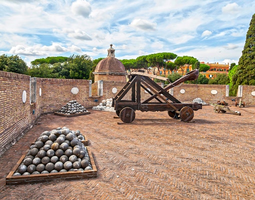 Discover the military fortifications