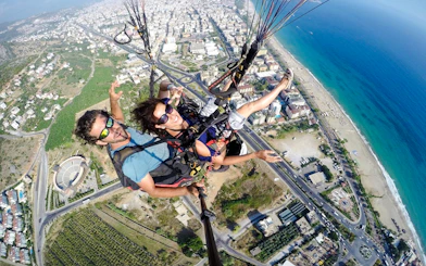 From Antalya: Alanya Paragliding Experience with Cleopatra Beach Landing