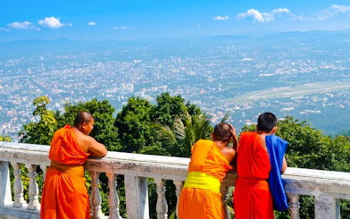 Chiang Mai Doi Suthep Temple and Wat Pha Lat Small-Group Guided Hike on Monk's Trail