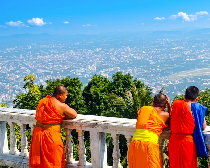 Chiang Mai Doi Suthep Temple and Wat Pha Lat Small-Group Guided Hike on Monk's Trail