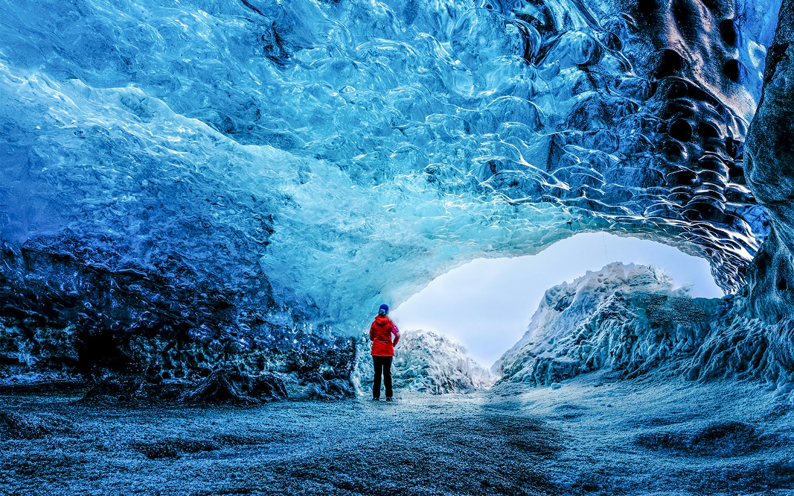 Blue Crystal Ice Cave, Jokulsarlon Glacier Lagoon, Iceland