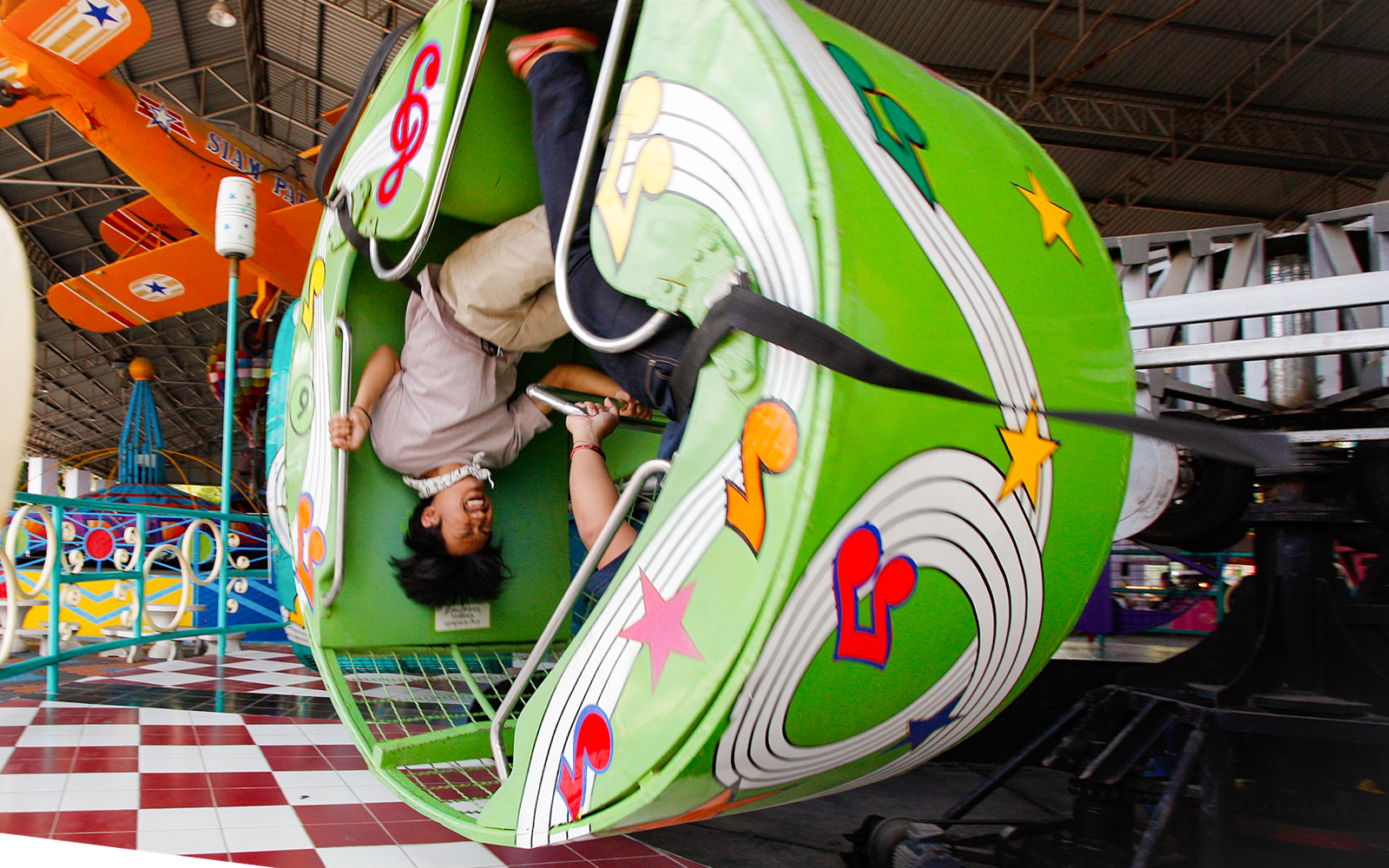 Disco turntable ride at Siam Amazing Park