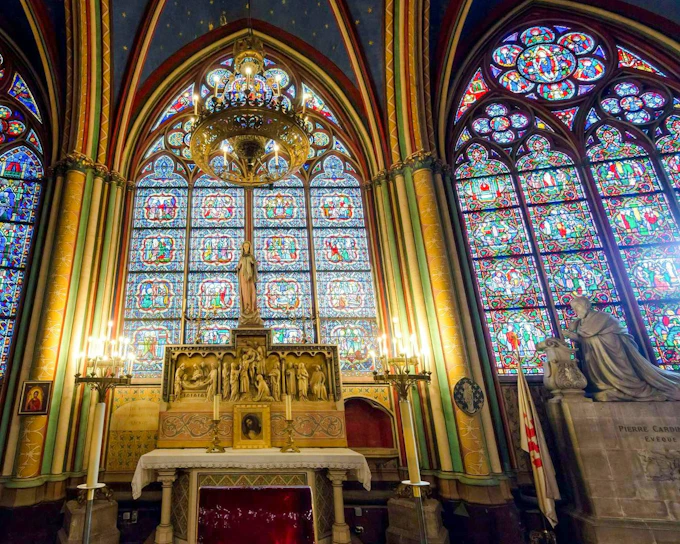 Paris Notre-Dame Treasury Guided Tour with Scheduled Slot