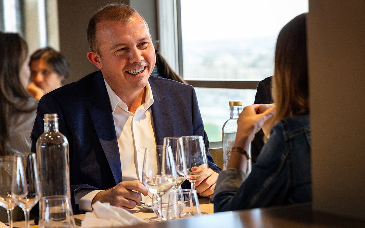 eiffel tower's madame brasserie lunch 12 pm-1 eiffel tower's madame brasserie lunch 12 pm-1