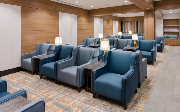 Toronto Pearson International Airport: Plaza Premium Lounge at Terminal 3 (USA Departures)