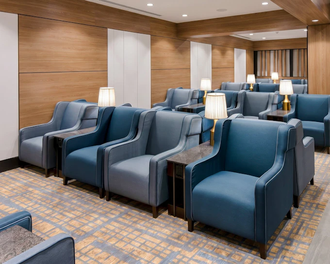 Toronto Pearson International Airport: Plaza Premium Lounge at Terminal 3 (USA Departures)