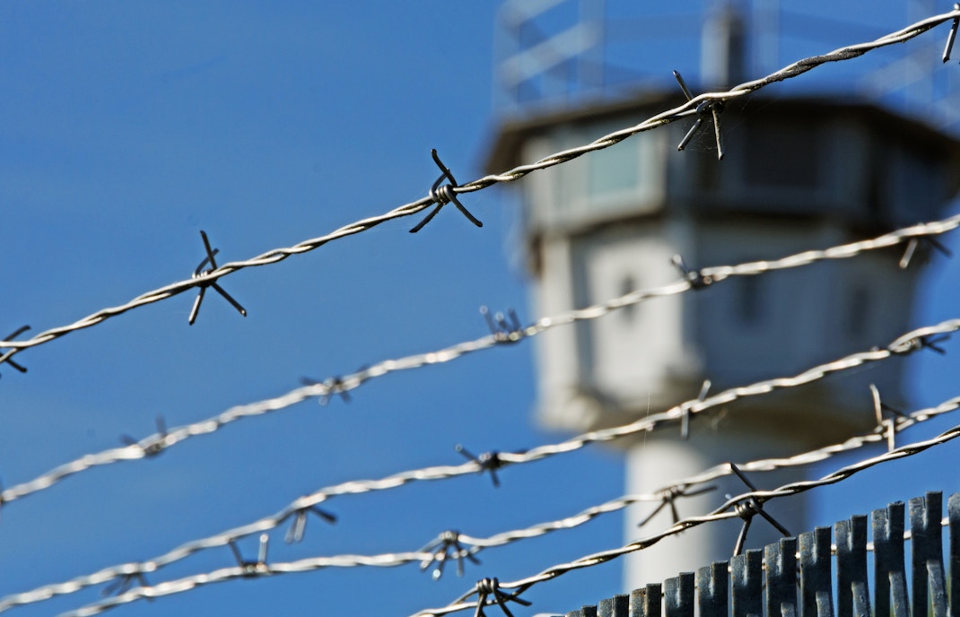 Escaping the Berlin Wall