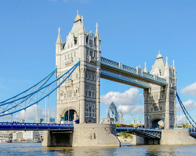Skip-the-Line Tower Bridge Tickets and Tower of London Early-Access Guided Tour with Beefeater Opening Ceremony
