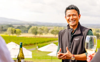 From Melbourne: Yarra Valley Wine Tour with 4 Wineries Visits and Gourmet Lunch at Balgownie Estate