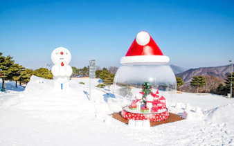 Snowman display at Vivaldi Park Ski Resort with festive decorations and snowy landscape.