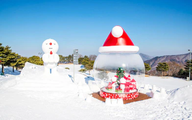 Snowman display at Vivaldi Park Ski Resort with festive decorations and snowy landscape.