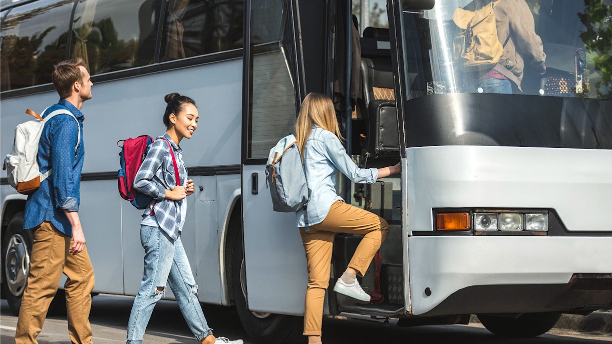 how to get to universal studios singapore by bus