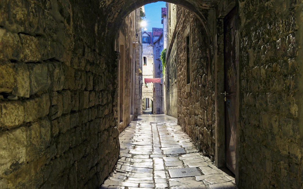Narrow stone alleyway on Papaliceva Street, Split, used in Game of Thrones.
