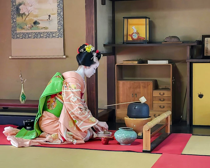 Maiko Happy Hour at a Historic Machiya