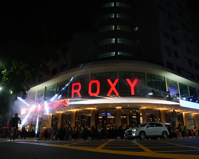 Roxy Dinner Show with 5-Course Dinner and Drinks in Rio de Janeiro